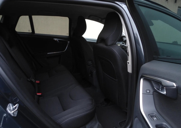 Volvo V60 cena 38600 przebieg: 263000, rok produkcji 2013 z Nowe małe 631